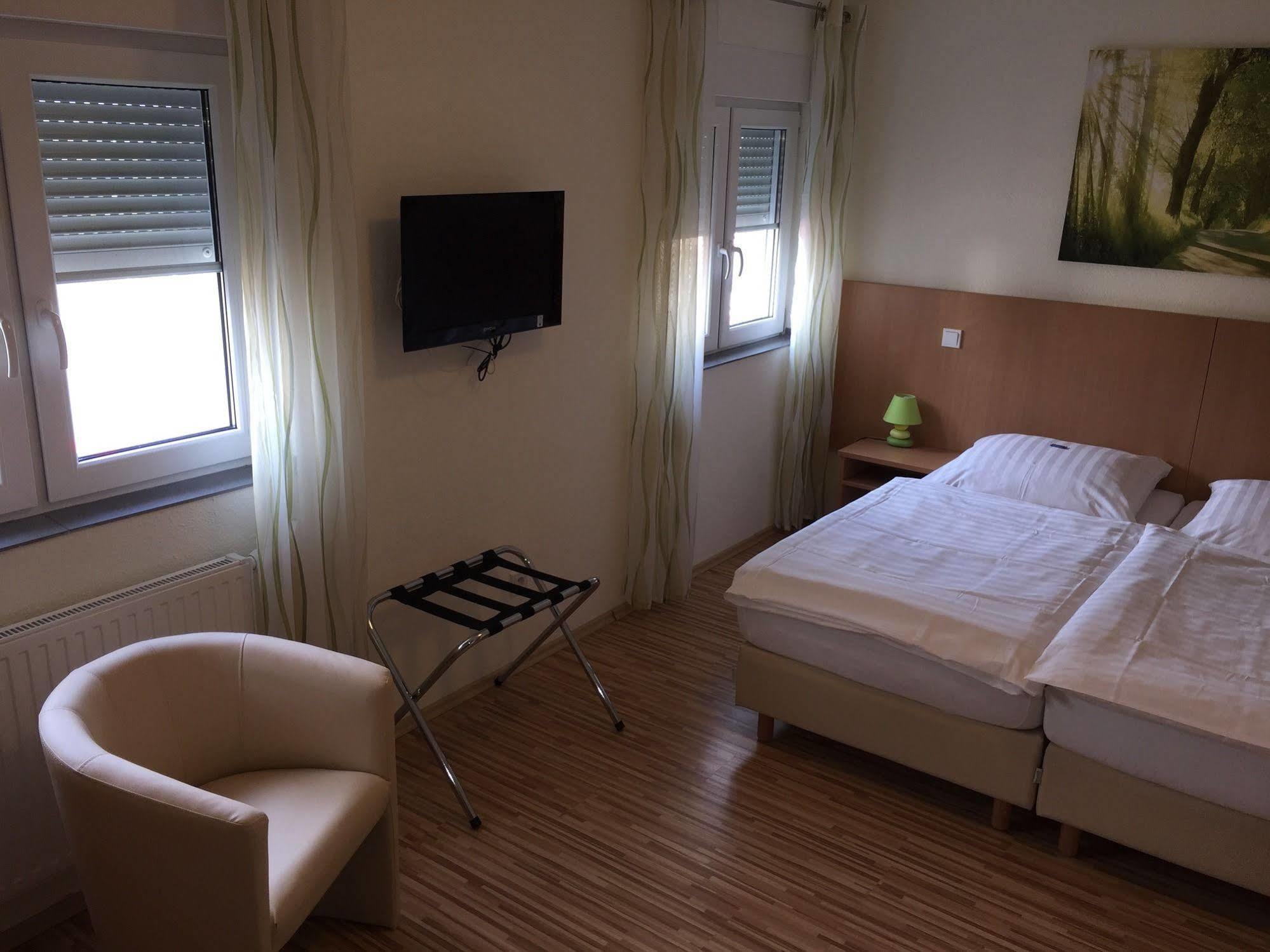 Pension Im Wirtshaus Himberg Bad Honnef Dış mekan fotoğraf